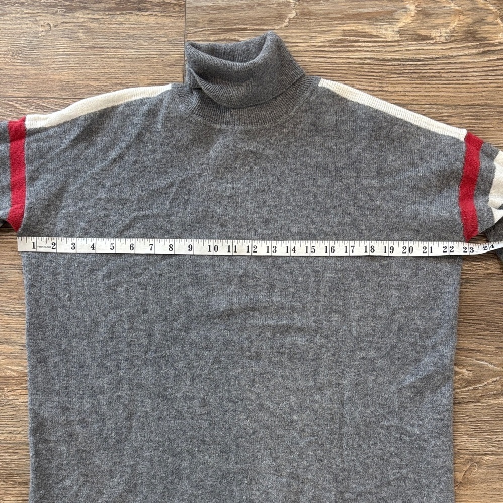 Velvet by Graham & Spencer Gray Cashmere Sweater Women's Size Large Red White - Picture 13 of 15
